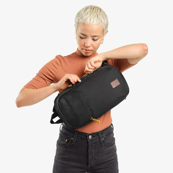 CHROME INDUSTRIES Ruckas 8L Sling Bag
